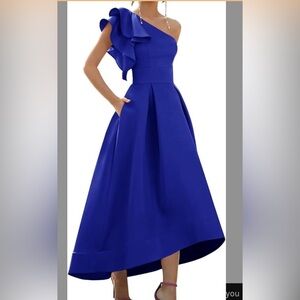 Elegant Blue Evening Gown